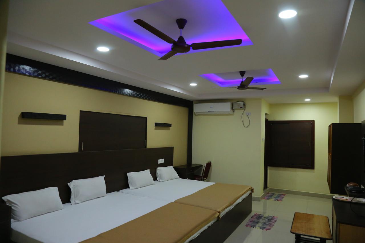 Divya Lodge Hyderabad Exterior photo